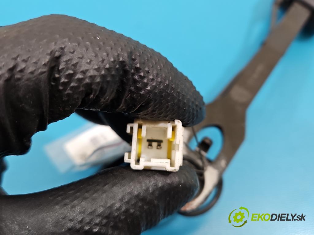 Peugeot 407 1.6 hdi 109 HP manual 80 kW 1560 cm3 5- pas bezpečnosť: predné ľavý