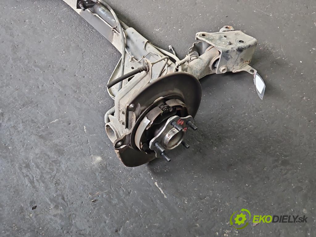 Nissan Juke I 2010-2019 1.5 dci K9K 110 hp manual 81 kW 1461 cm3 5- zadní výztuha  (Zadní výztuha)