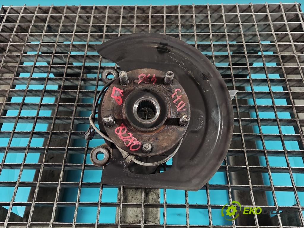 Nissan Juke I 2010-2019 1.5 dci K9K 110 HP manual 81 kW 1461 cm3 5- náboj ľavé  (Náboj kolesa)