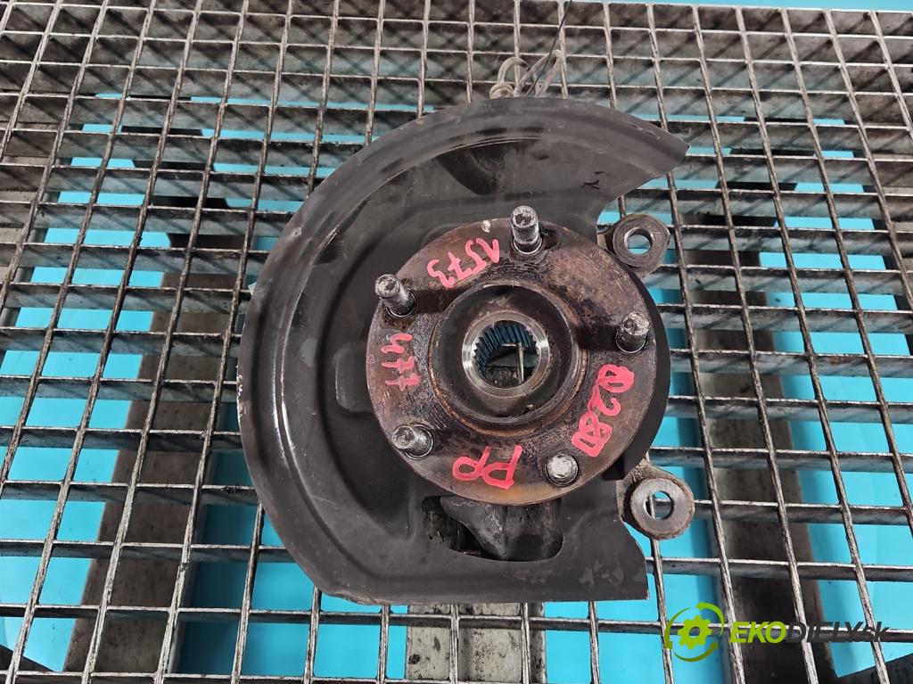 Nissan Juke I 2010-2019 1.5 dci K9K 110 HP manual 81 kW 1461 cm3 5- náboj pravé  (Náboj kolesa)