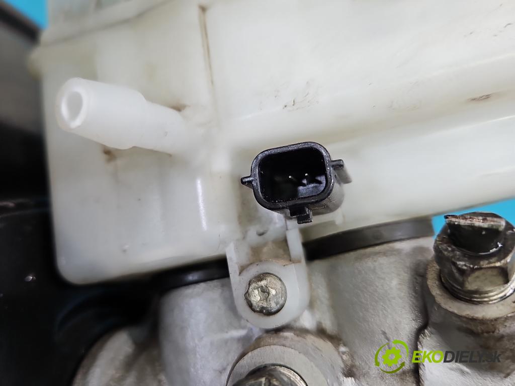 Nissan Juke I 2010-2019 1.5 dci K9K 110 HP manual 81 kW 1461 cm3 5- servo brzdové 460071KW3A