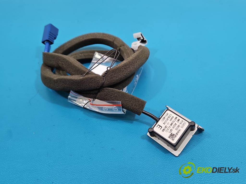 Nissan Juke I 2010-2019 1.5 dci K9K 110 HP manual 81 kW 1461 cm3 5- Antena 25975-1KA0B