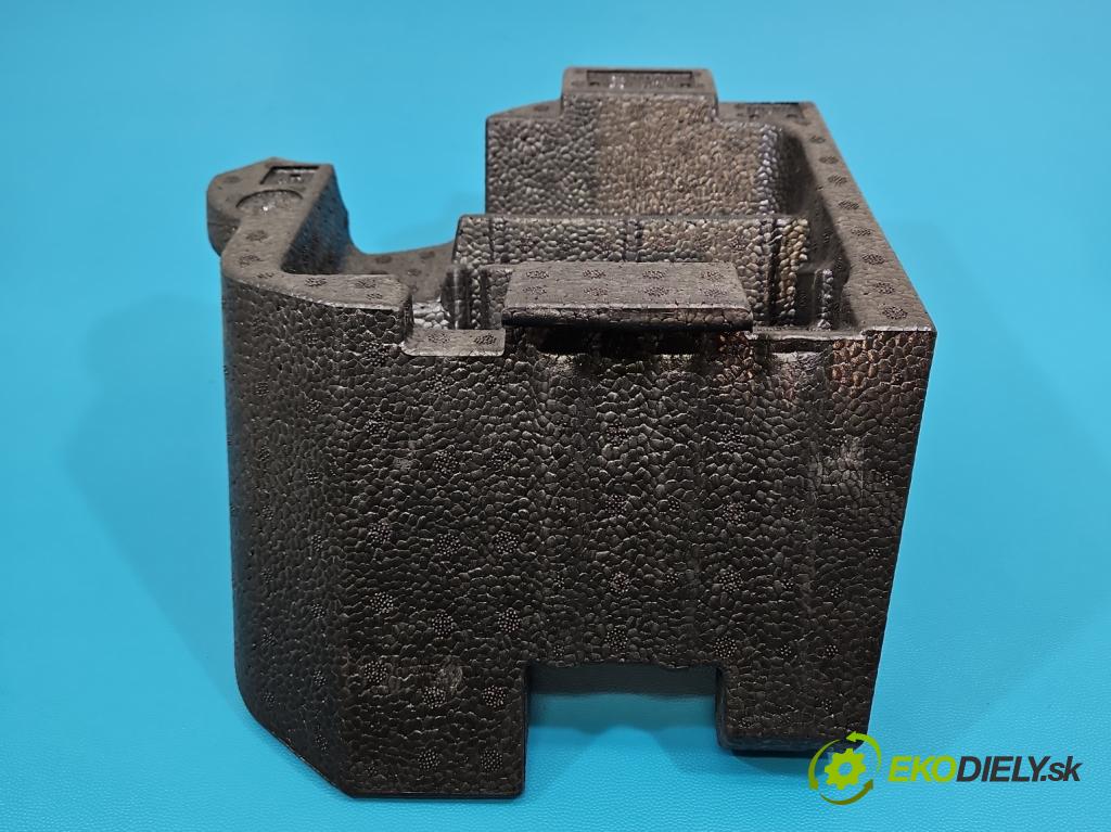 Bmw iX1 U11 0.0 elektrický: 272 HP automatic 200 kW 1 cm3 5- Příspěvek: Polystyren: kufra: 9797746