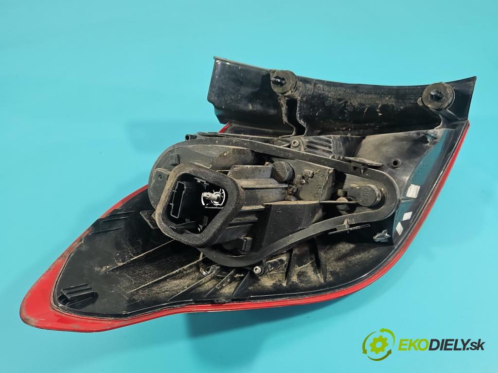 Citroen C4 II 2010-2017 1.6 hdi 111KM manual 82 kW 1560 cm3 5- svetlo / reflektor zadné pravé 9687311980 (Kľučka dverí ostatné)