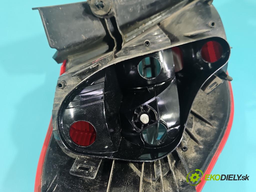 Citroen C4 II 2010-2017 1.6 hdi 111KM manual 82 kW 1560 cm3 5- svetlo / reflektor zadné pravé 9687311980 (Kľučka dverí ostatné)