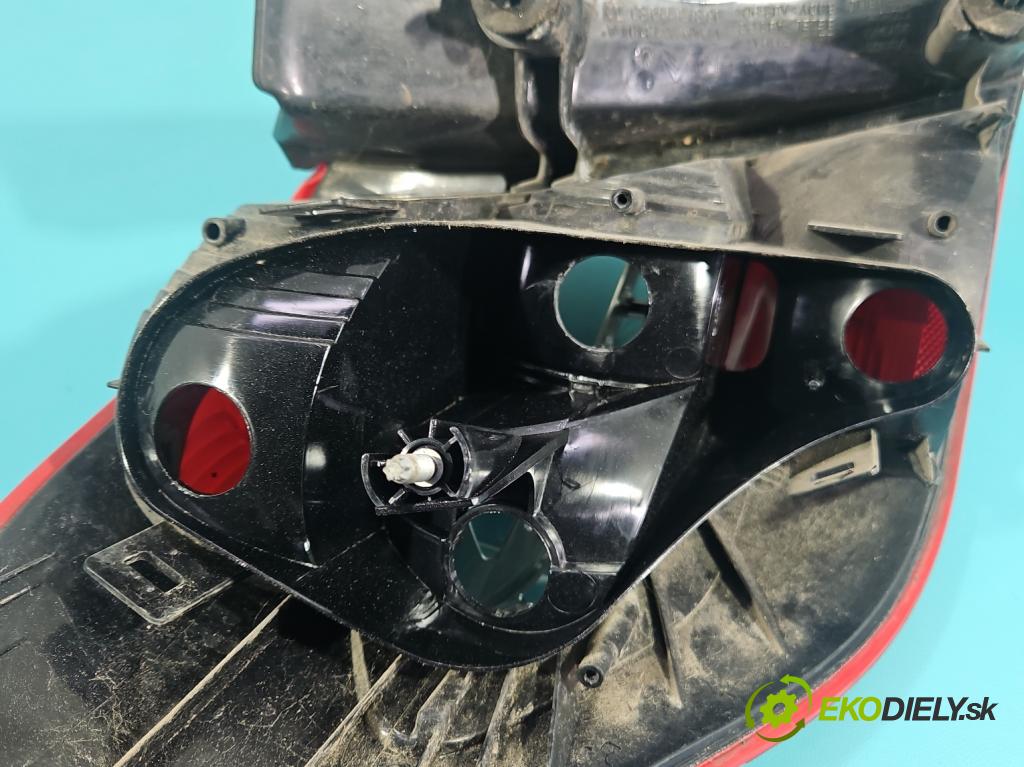 Citroen C4 II 2010-2017 1.6 hdi 111KM manual 82 kW 1560 cm3 5- svetlo / reflektor zadné pravé 9687311980 (Kľučka dverí ostatné)