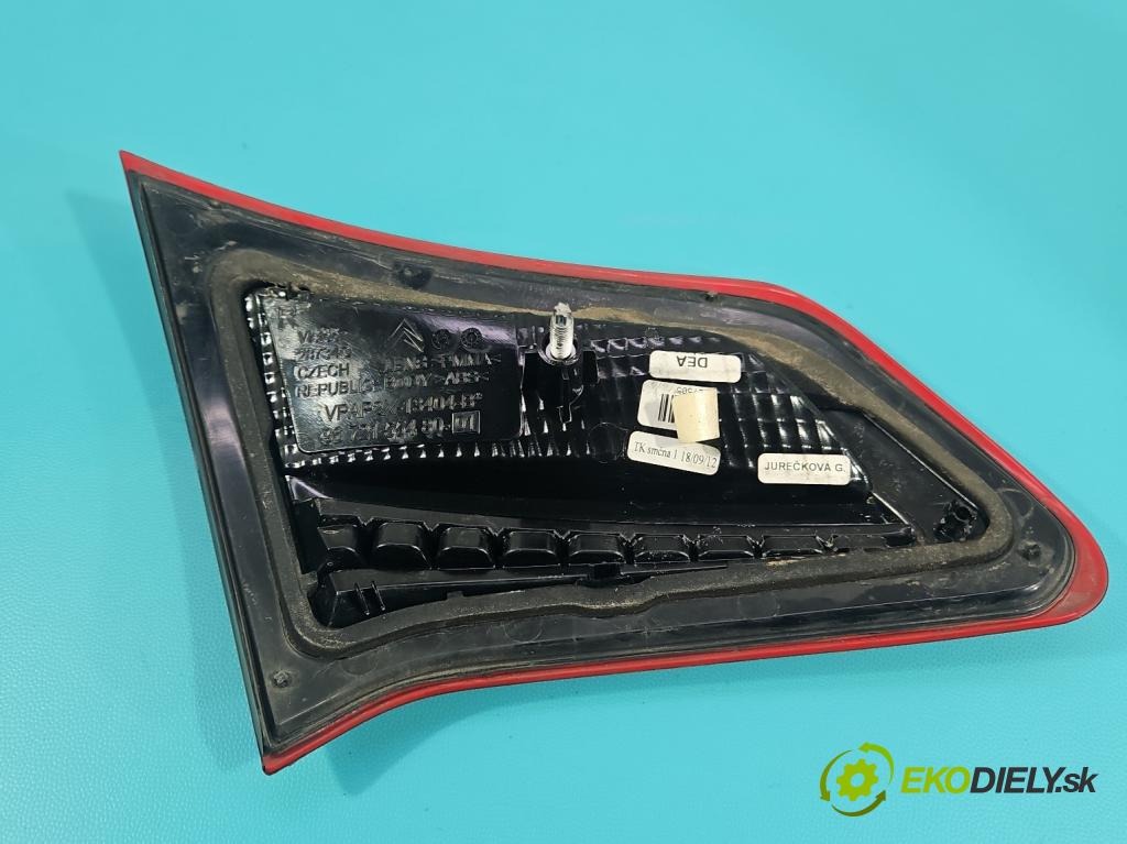 Citroen C4 II 2010-2017 1.6 hdi 111KM manual 82 kW 1560 cm3 5- svetlo / reflektor zadné pravé 9672155480 (Kľučka dverí ostatné)