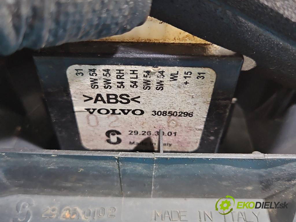 Volvo S40 I 1995-2004 1.8 16V 122 HP manual 90 kW 1783 cm3 4- svetlo / reflektor zadné ľavé 30850296 (Kľučka dverí ostatné)