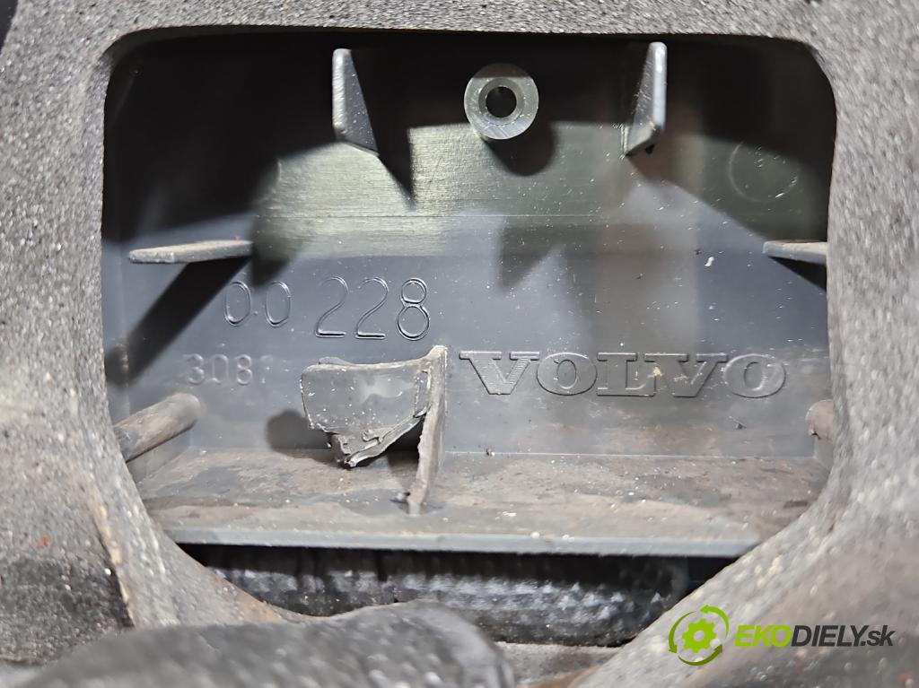 Volvo S40 I 1995-2004 1.8 16V 122 HP manual 90 kW 1783 cm3 4- svetlo / reflektor zadné pravé  (Kľučka dverí ostatné)