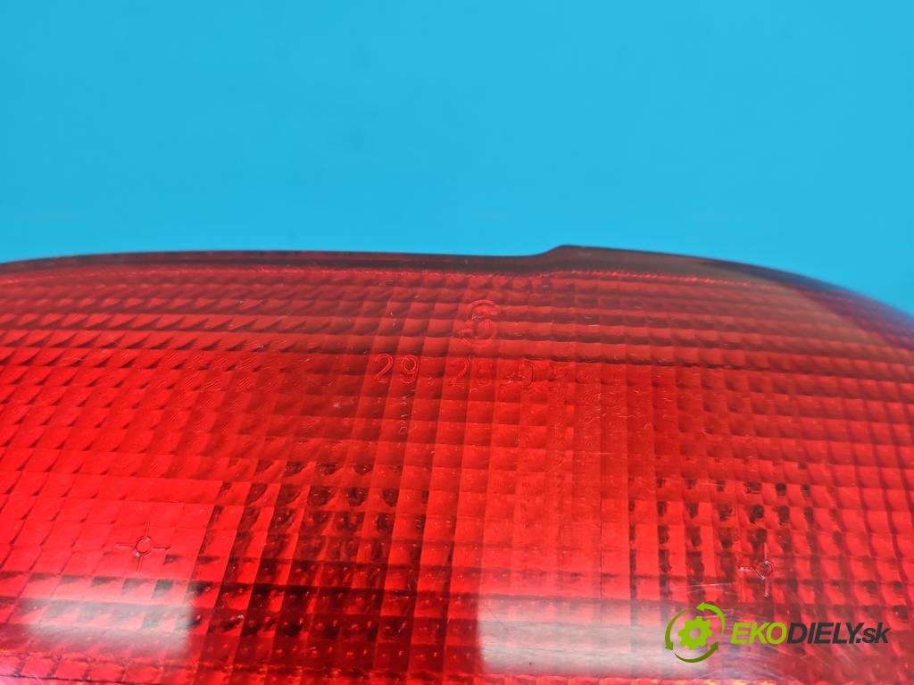 Volvo S40 I 1995-2004 1.8 16V 122 HP manual 90 kW 1783 cm3 4- svetlo / reflektor zadné pravé  (Kľučka dverí ostatné)