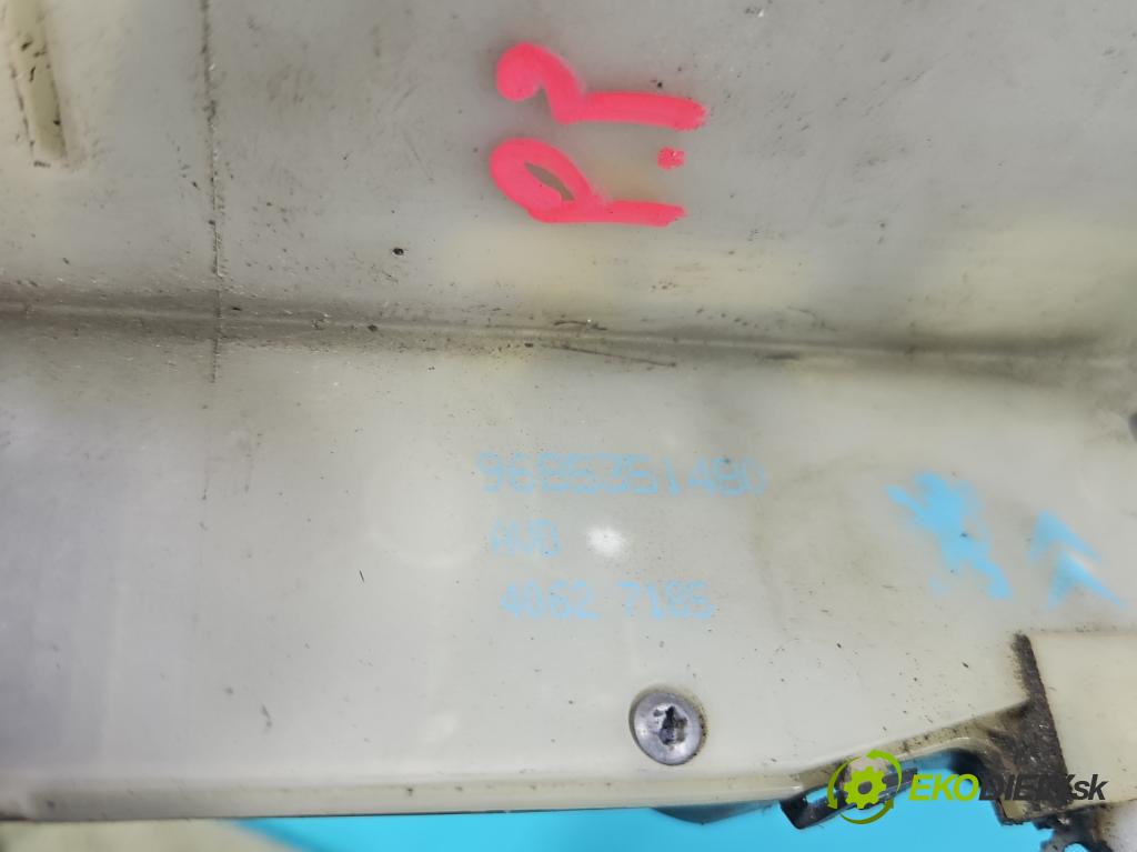 Citroen C4 II 2010-2017 1.6 hdi 111KM manual 82 kW 1560 cm3 5- zámok predné pravý 9685351480