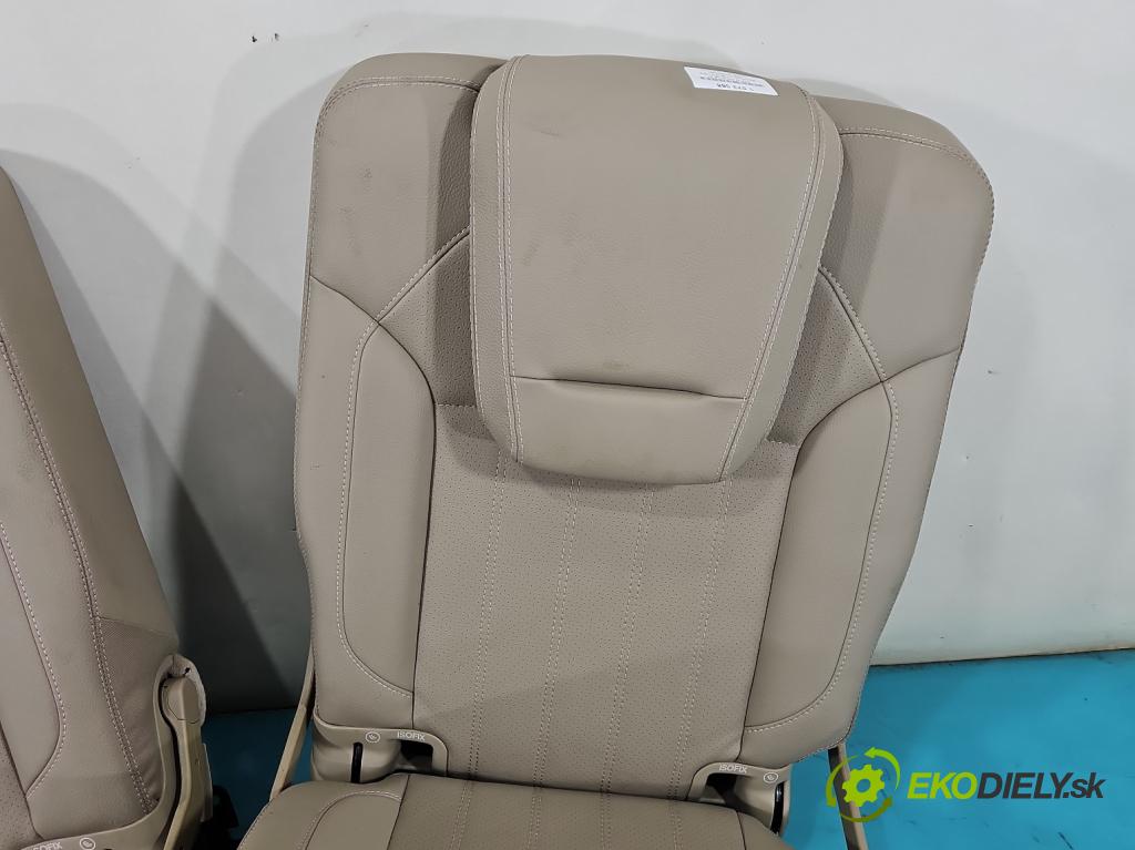 Mercedes GL II X166 2012-2015 4.7 V8 278928 340KM: automatic 250 kW 4663 cm3 5- Sedačka zadné ľavý III
