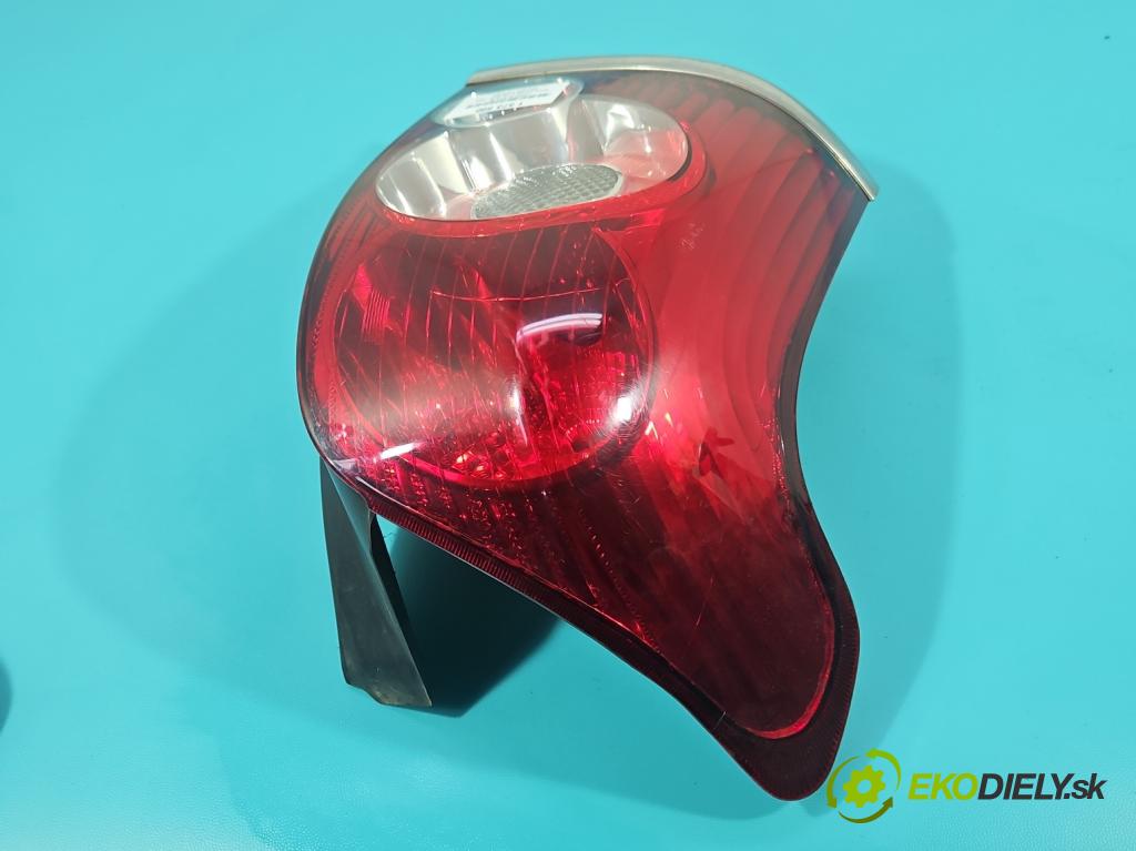 Toyota Avensis II T25 2003-2008 2.0 D4D 126 HP manual 93 kW 1998 cm3 5- svetlo / reflektor zadné ľavé  (Kľučka dverí ostatné)