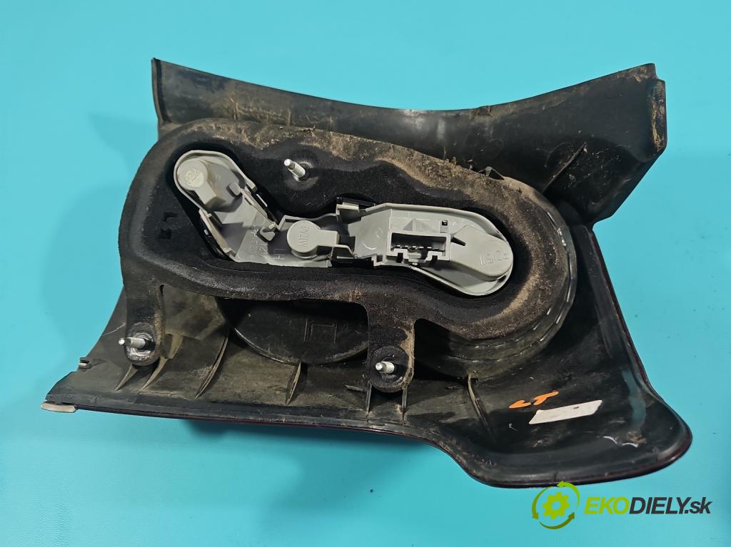 Toyota Avensis II T25 2003-2008 2.0 D4D 126 HP manual 93 kW 1998 cm3 5- svetlo / reflektor zadné ľavé  (Kľučka dverí ostatné)