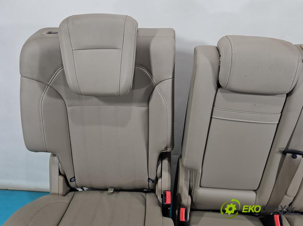 Mercedes GL II X166 2012-2015 4.7 V8 278928 340KM: automatic 250 kW 4663 cm3 5- Sedačka zadné ľavý II