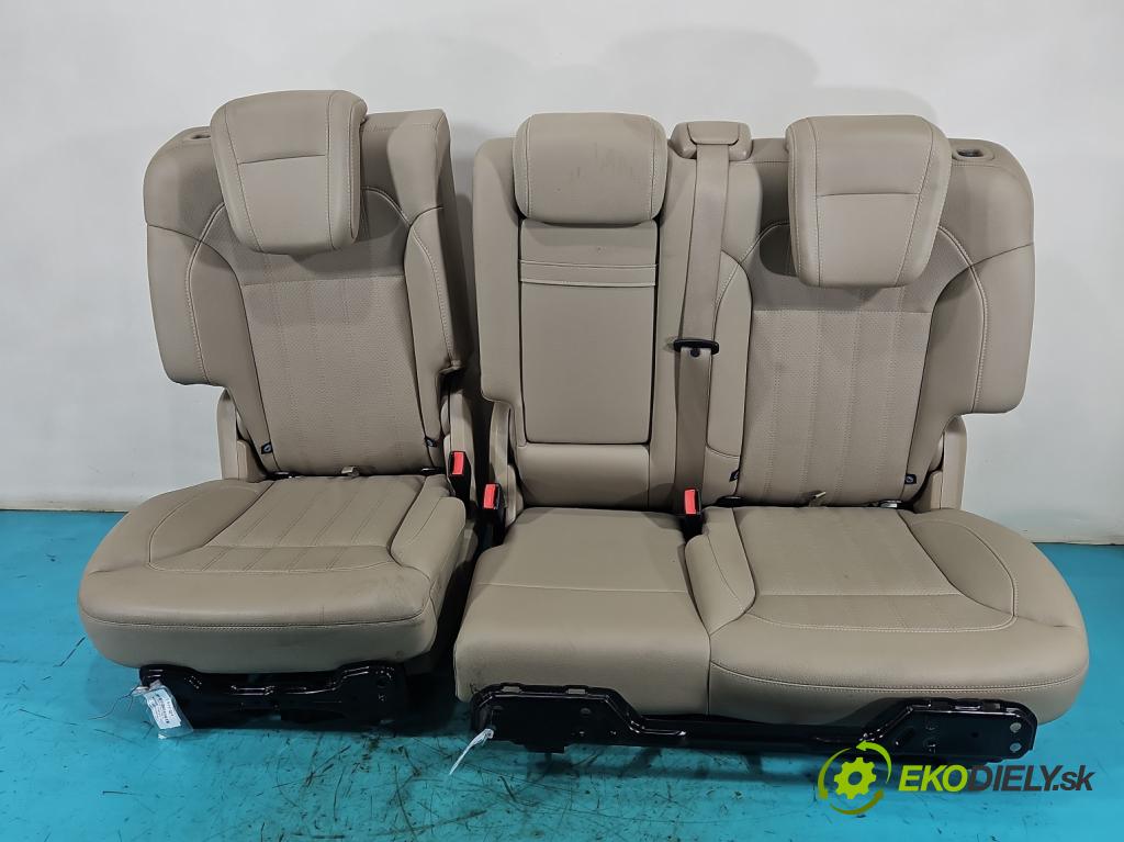 Mercedes GL II X166 2012-2015 4.7 V8 278928 340KM: automatic 250 kW 4663 cm3 5- Sedačka zadné ľavý II 