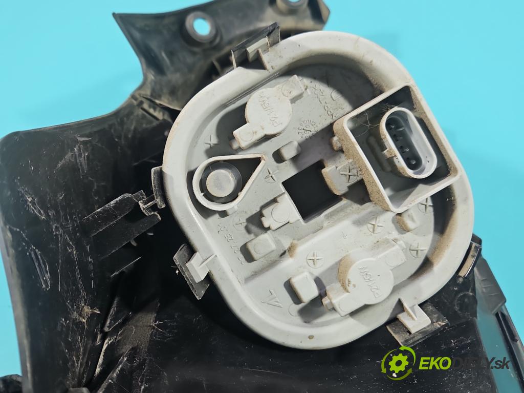 Fiat Bravo II 2007-2014 1.9 jtd 120 HP manual 88 kW 1910 cm3 5- svetlo / reflektor zadné pravé  (Kľučka dverí ostatné)