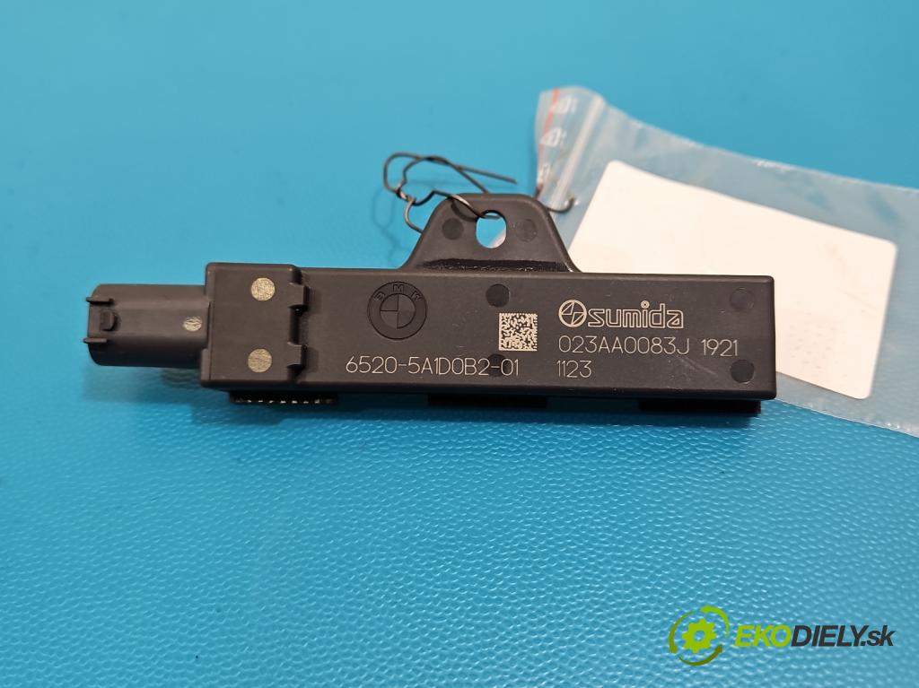 Bmw iX1 U11 0.0 elektrický: 272 HP automatic 200 kW 1 cm3 5- Antena 5A1D0B2-01