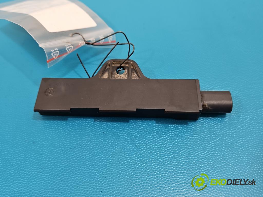 Bmw iX1 U11 0.0 elektrický: 272 HP automatic 200 kW 1 cm3 5- Antena 5A1D0B2-01