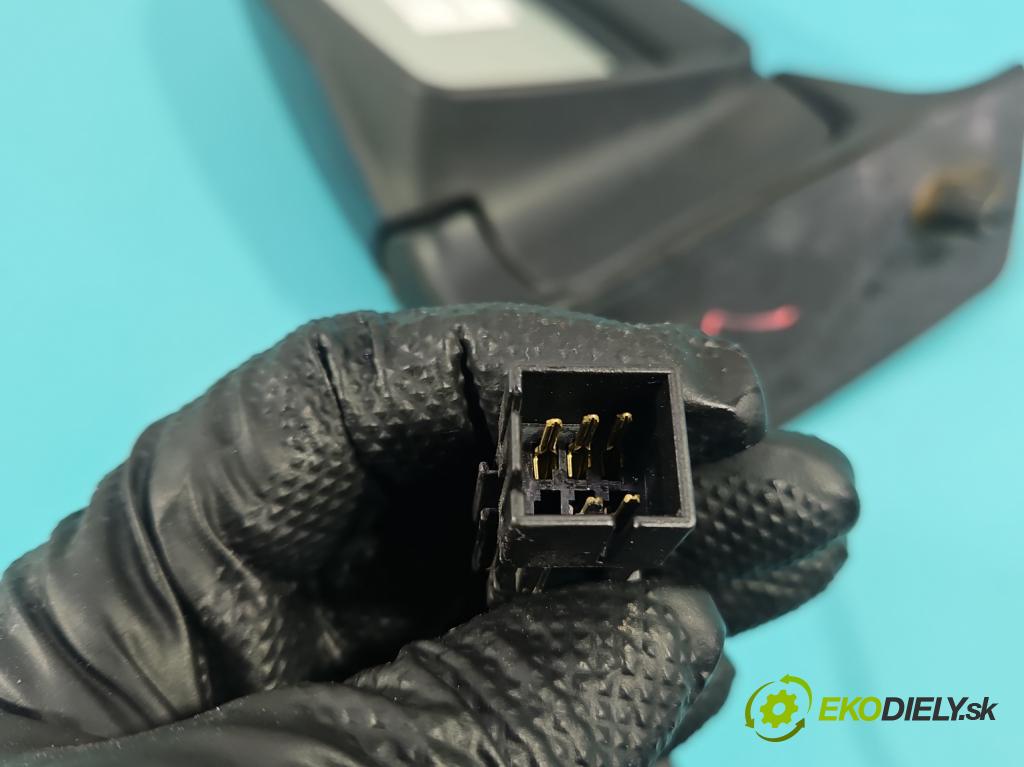 Opel Zafira A 1999-2005 1.8 16V 125 HP manual 92 kW 1796 cm3 5- zrkadlo ľavé  (Kľučka dverí ostatné)