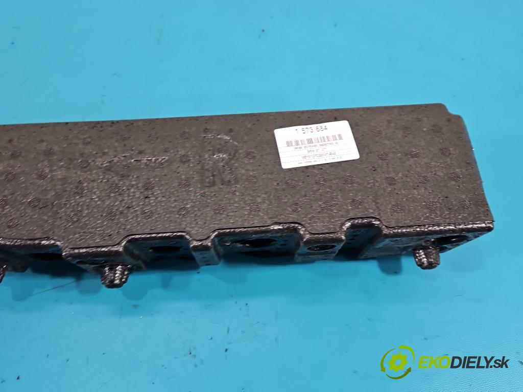 Bmw iX1 U11 0.0 elektrický: 272 HP automatic 200 kW 1 cm3 5- Příspěvek: Polystyren: kufra: 462013-03