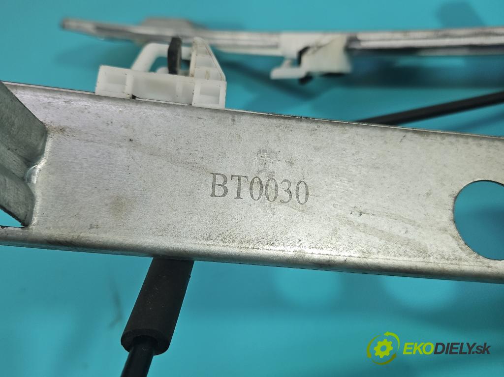 Renault Megane II 2003-2008 1.9 dci 120 HP manual 88 kW 1870 cm3 5- mechanizmus okna predné ľavý 400790L