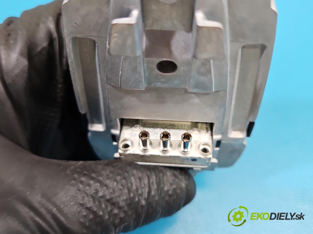 Bmw iX1 U11 0.0 elektrický: 272 HP automatic 200 kW 1 cm3 5- Antena 9825130