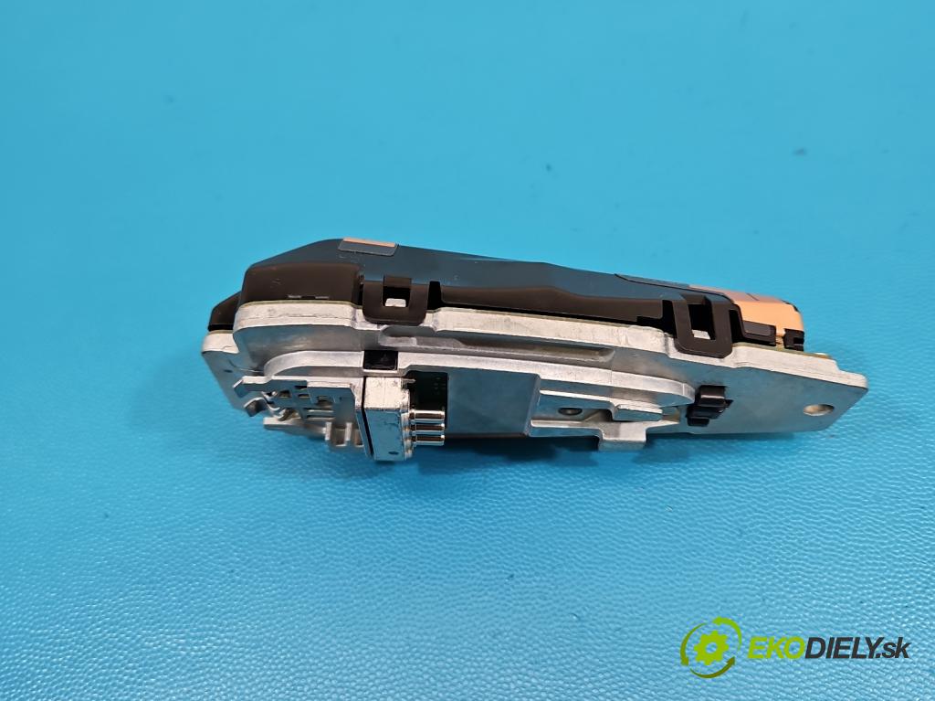 Bmw iX1 U11 0.0 elektrický: 272 HP automatic 200 kW 1 cm3 5- Antena 9825130