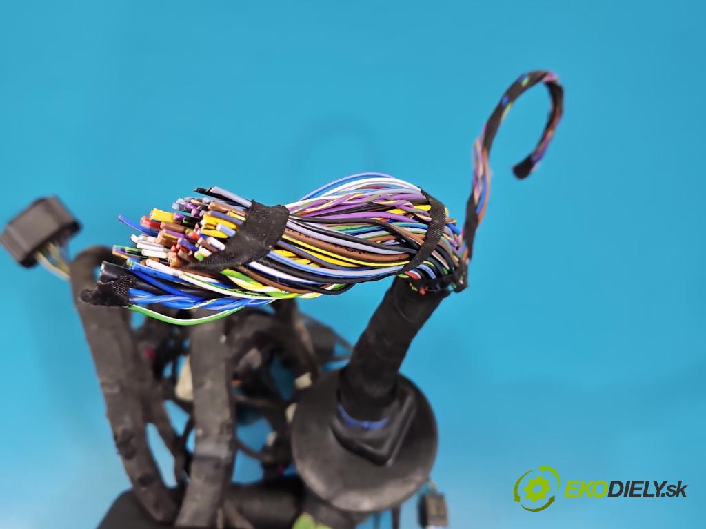 Bmw iX1 U11 0.0 elektrický: 272 HP automatic 200 kW 1 cm3 5- Zväzok: nárazník zadné 6821957