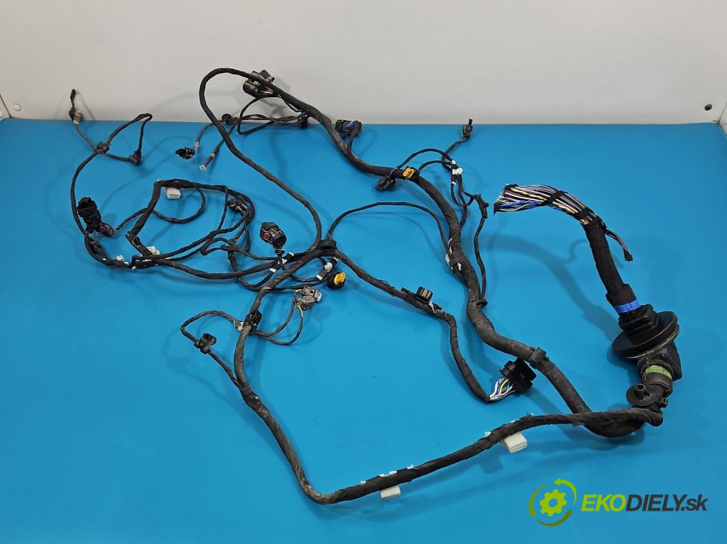 Bmw iX1 U11 0.0 elektrický: 272 hp automatic 200 kW 1 cm3 5- Balíček: nárazníku zadní 6821957