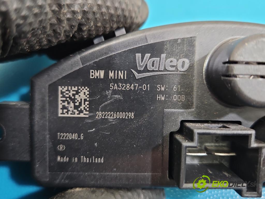 Bmw iX1 U11 0.0 elektrický: 272 hp automatic 200 kW 1 cm3 5- rezistor 5A32847-01