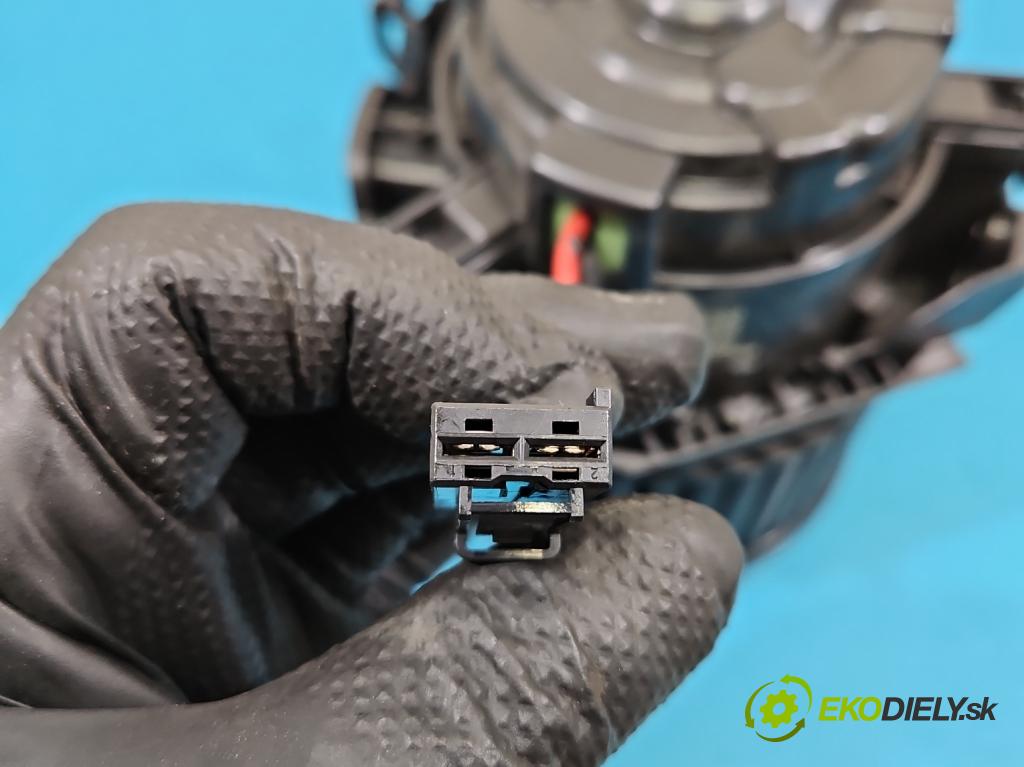 Bmw iX1 U11 0.0 elektrický: 272 HP automatic 200 kW 1 cm3 5- ventilátor vzduchu 64115A06B91