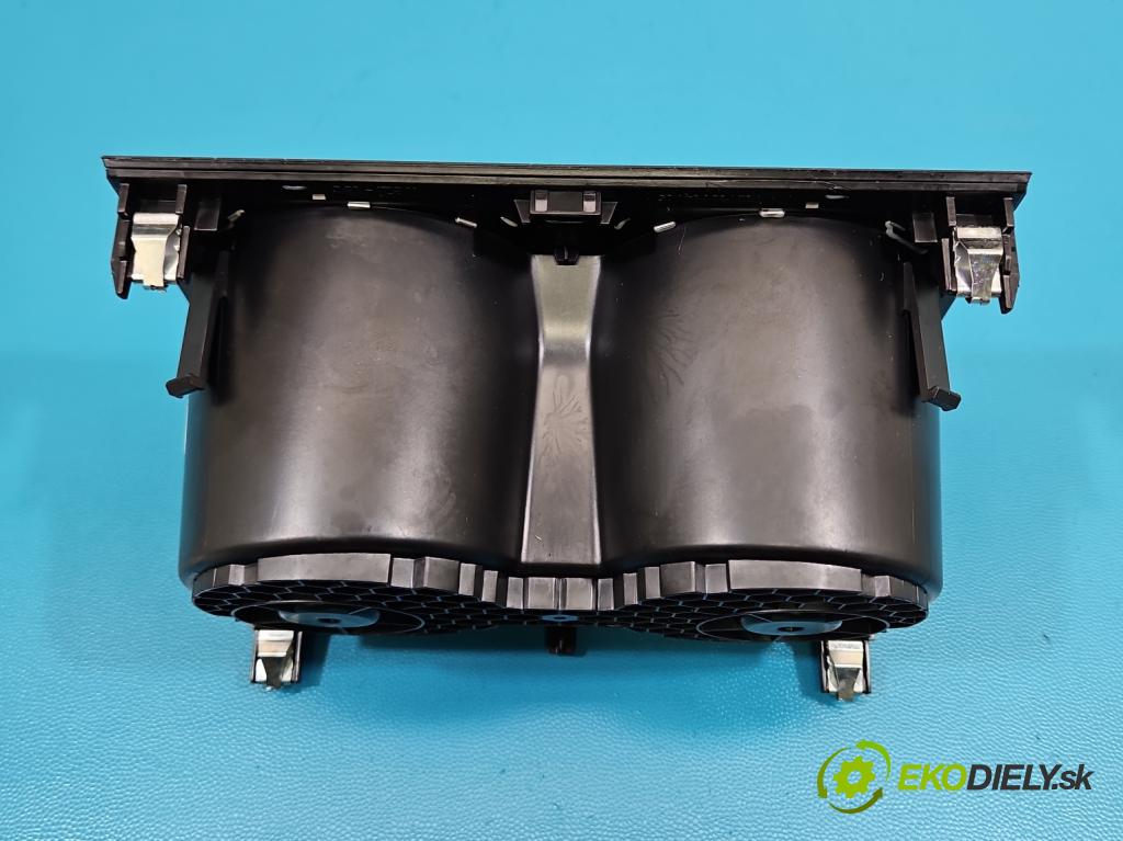 Bmw iX1 U11 0.0 elektrický: 272 HP automatic 200 kW 1 cm3 5- Rukojeť: na nápoje: 9479664 (Držiak (úchyt) na nápoje)