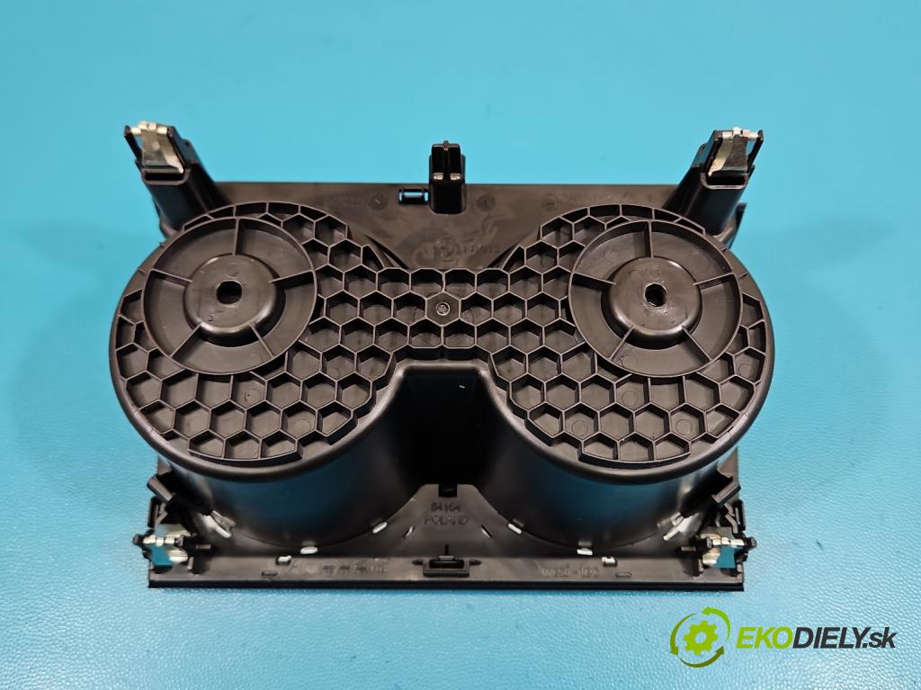 Bmw iX1 U11 0.0 elektrický: 272 HP automatic 200 kW 1 cm3 5- Rukojeť: na nápoje: 9479664 (Držiak (úchyt) na nápoje)