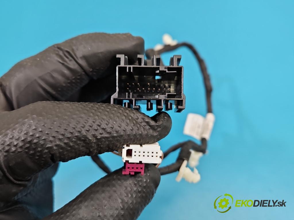 Bmw iX1 U11 0.0 elektrický: 272 hp automatic 200 kW 1 cm3 5- Balíček: 5A410D8