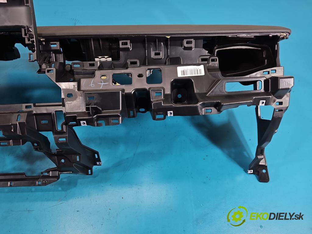 Toyota Corolla E21 2019- 1.5 12V 125 hp automatic 92 kW 1490 cm3 4- kokpit,přistrojova deska