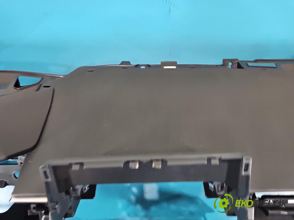 Toyota Corolla E21 2019- 1.5 12V 125 hp automatic 92 kW 1490 cm3 4- kokpit,přistrojova deska