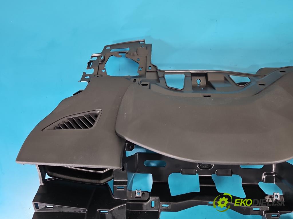 Toyota Corolla E21 2019- 1.5 12V 125 hp automatic 92 kW 1490 cm3 4- kokpit,přistrojova deska