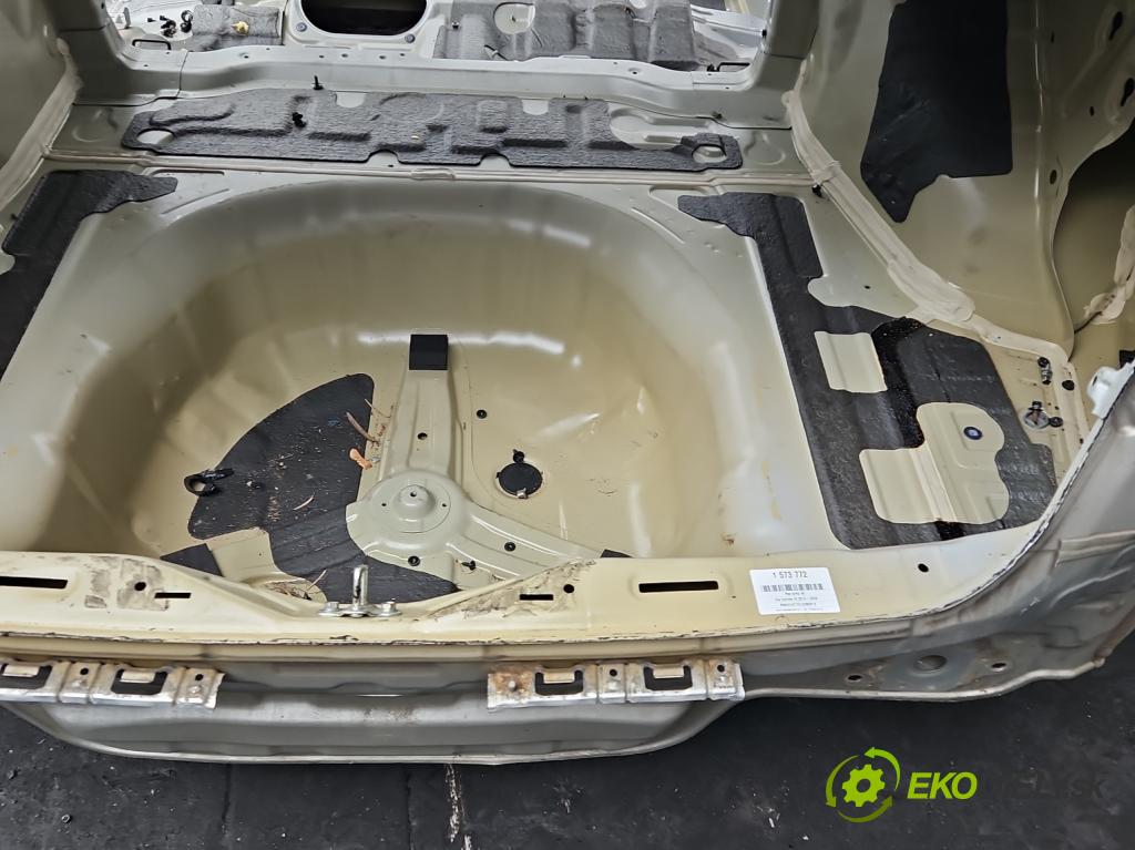 Kia Optima IV 2015-2020 1.6 T-GDI: 180 HP automatic 132.4 kW 1591 cm3 4- pas zadní: