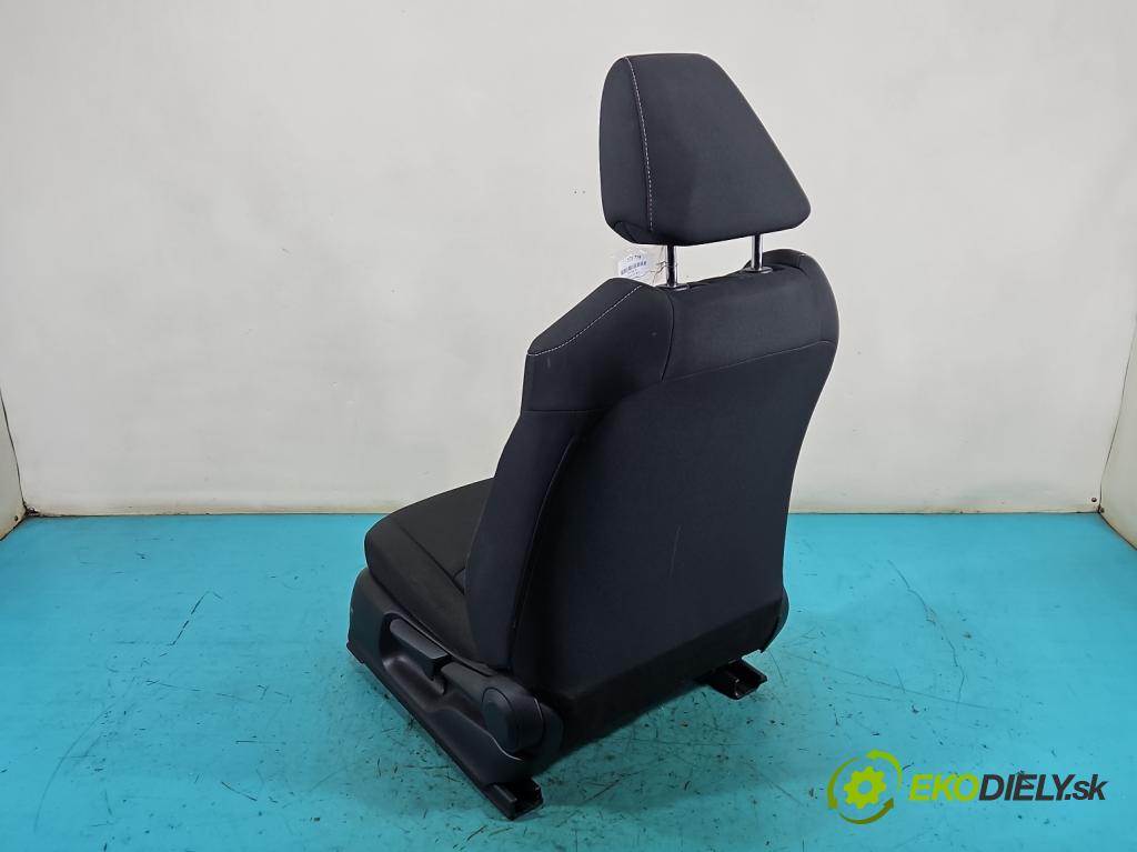 Toyota Corolla E21 2019- 1.5 12V 125 HP automatic 92 kW 1490 cm3 4- Sedačka ľavý  (Sedadlo)