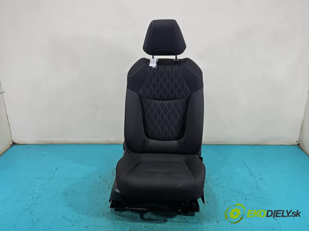 Toyota Corolla E21 2019- 1.5 12V 125 HP automatic 92 kW 1490 cm3 4- Sedačka pravý  (Sedadlo)