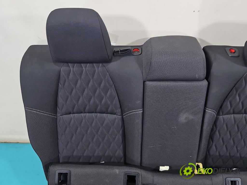 Toyota Corolla E21 2019- 1.5 12V 125 HP automatic 92 kW 1490 cm3 4- Pohovka: zadné (Sedadlo)