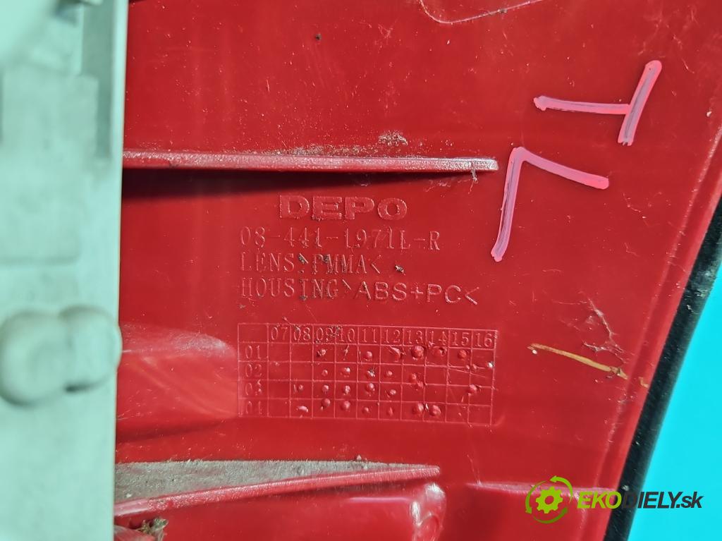 Audi A4 B6 2000-2004 2.5 tdi BFC 163 HP manual 120 kW 2496 cm3 5- svetlo / reflektor zadné ľavé  (Kľučka dverí ostatné)