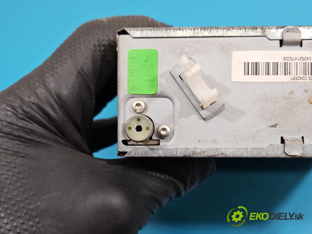 Audi A4 B6 2000-2004 2.5 tdi BFC 163 HP manual 120 kW 2496 cm3 5- Radio originál 8E0035186