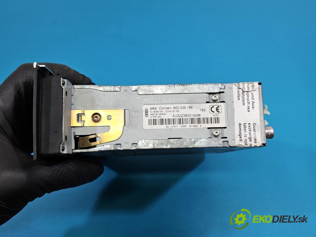 Audi A4 B6 2000-2004 2.5 tdi BFC 163 HP manual 120 kW 2496 cm3 5- Radio originál 8E0035186