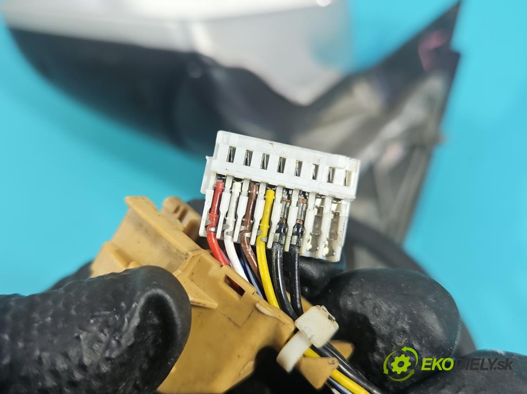 Audi A4 B6 2000-2004 2.5 tdi BFC 163 HP manual 120 kW 2496 cm3 5- zrkadlo ľavé  (Kľučka dverí ostatné)