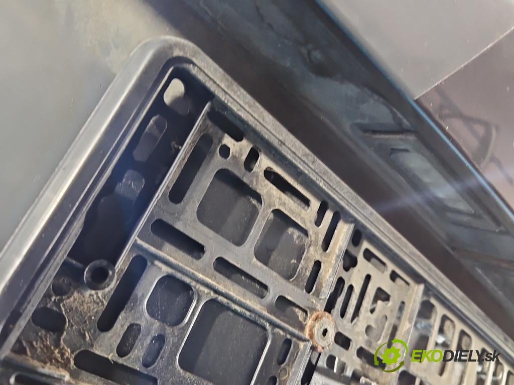 Skoda Octavia III 2013- 1.5 TSI 150 HP manual 110 kW 1498 cm3 5- zadna kufor  (Kapota zadná (kufor))