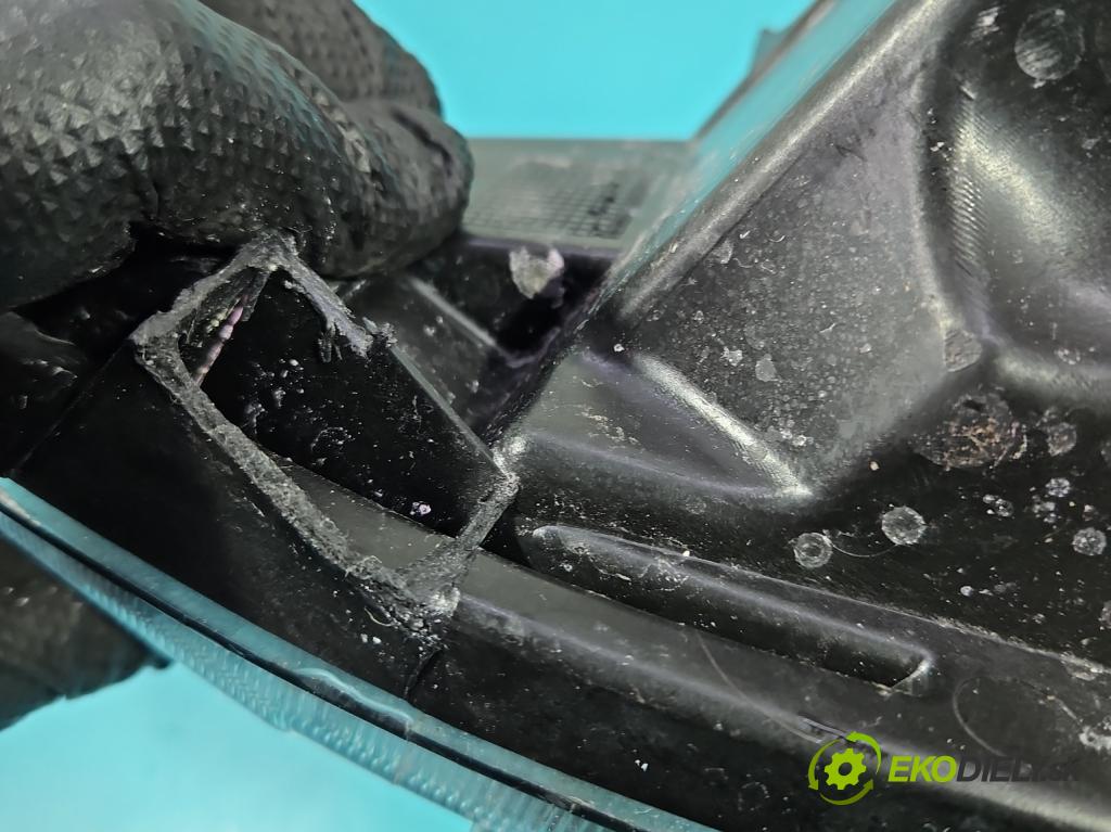 MG MG3  24- 1.5 16V 116 HP manual 85 kW 1495 cm3 5- Reflektor: pravý 11202757 (Svetlo predné pravé)