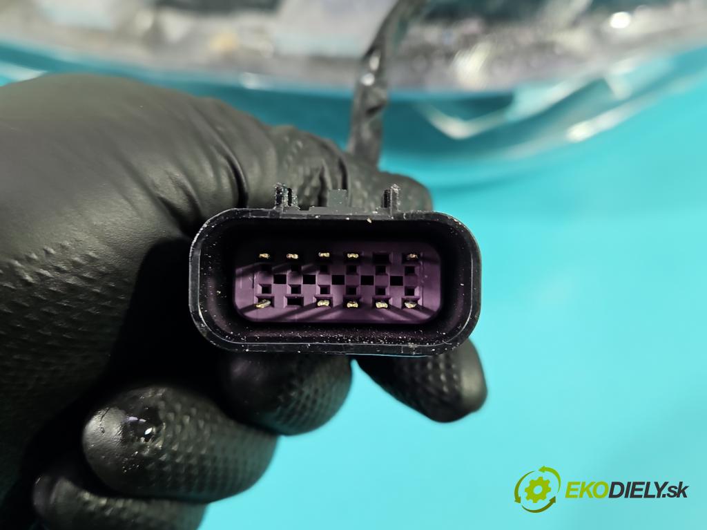 MG MG3  24- 1.5 16V 116 HP manual 85 kW 1495 cm3 5- Reflektor: pravý 11202757 (Svetlo predné pravé)