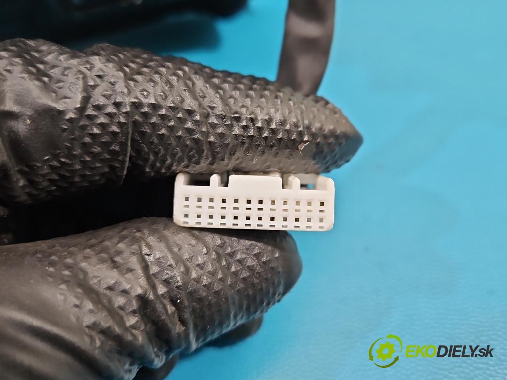 MG MG3  24- 1.5 16V 116 HP manual 85 kW 1495 cm3 5- zrkadlo pravé  (Kľučka dverí ostatné)